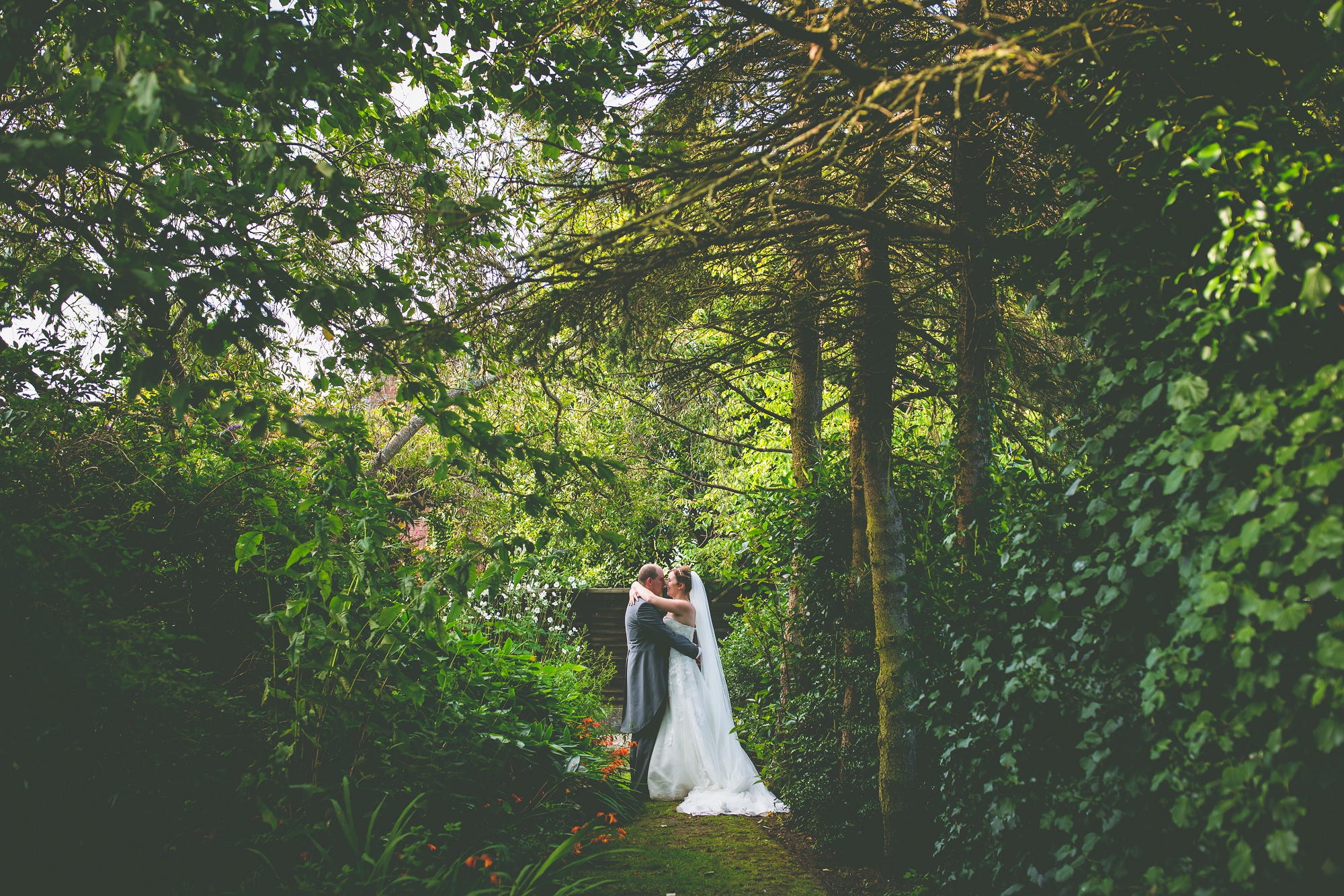 the_montagu_arms_hotel_wedding_0001